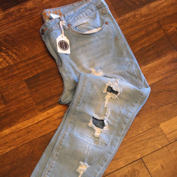 Jeans - Picture 3 of 5